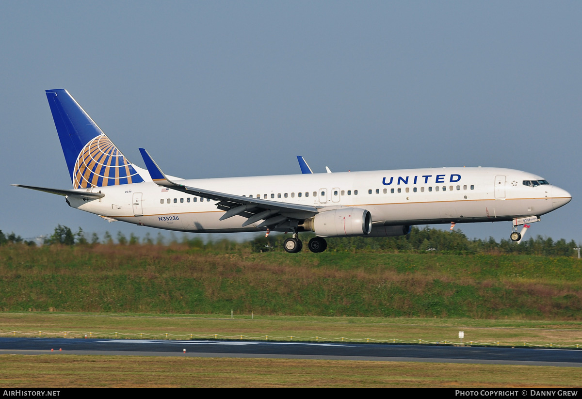 Aircraft Photo of N35236 | Boeing 737-824 | United Airlines | AirHistory.net #169243