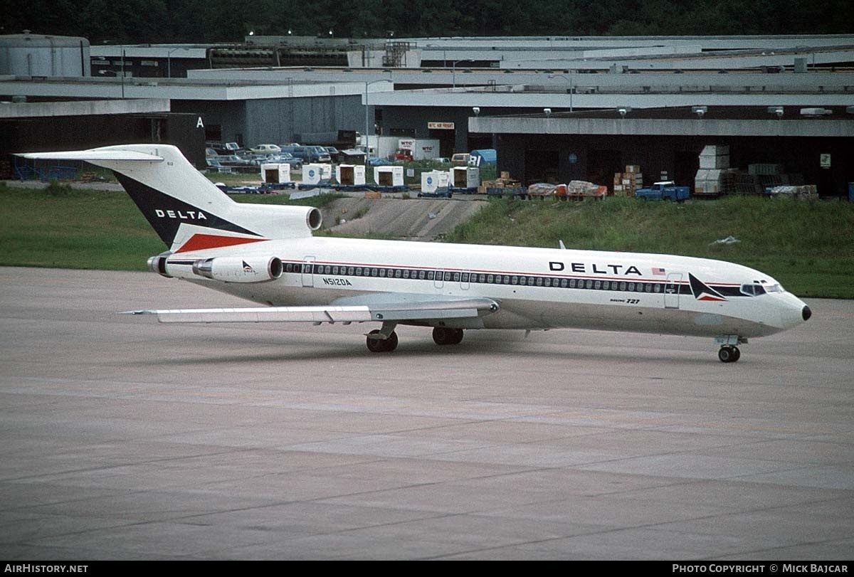 Aircraft Photo of N512DA | Boeing 727-232/Adv | Delta Air Lines | AirHistory.net #169339