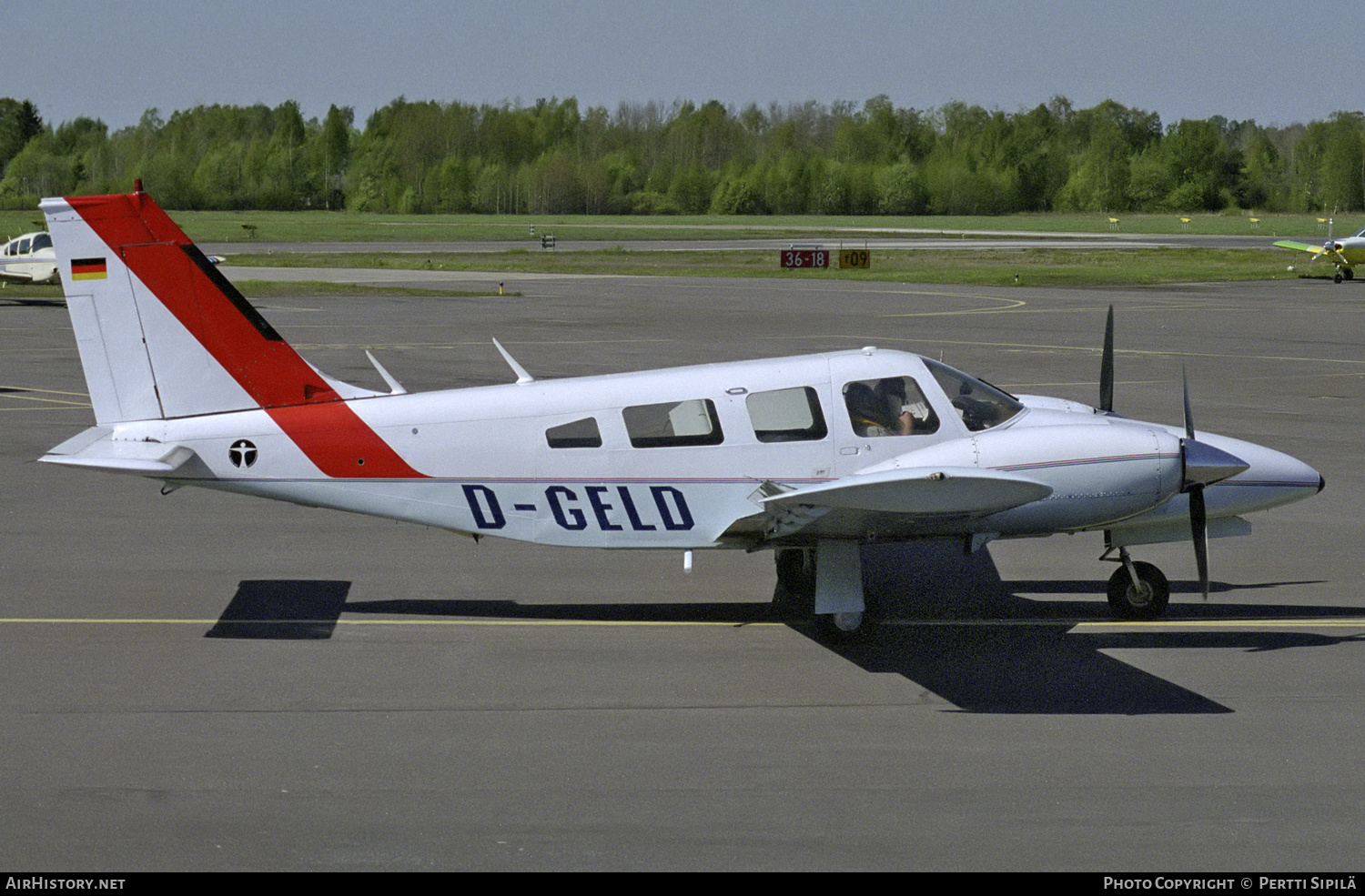 Aircraft Photo of D-GELD | Piper PA-34-200T Seneca II | AirHistory.net #169451