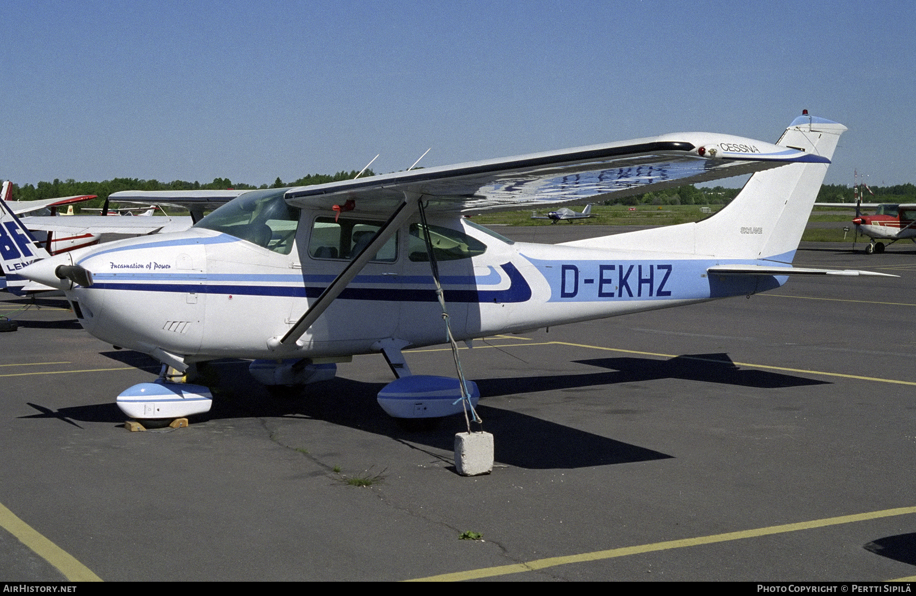 Aircraft Photo of D-EKHZ | Cessna 182Q Skylane II | AirHistory.net #169483
