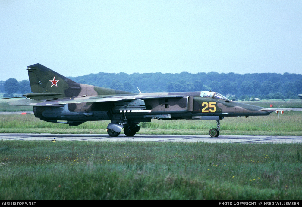 Aircraft Photo of 25 yellow | Mikoyan-Gurevich MiG-27D | Russia - Air Force | AirHistory.net #169511
