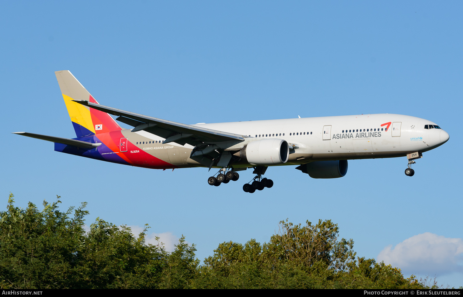 Aircraft Photo of HL8254 | Boeing 777-28E/ER | Asiana Airlines | AirHistory.net #169664