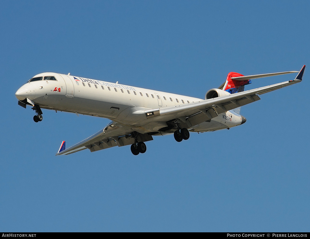 Aircraft Photo of N712EV | Bombardier CRJ-701ER (CL-600-2C10) | Delta Connection | AirHistory.net #169826
