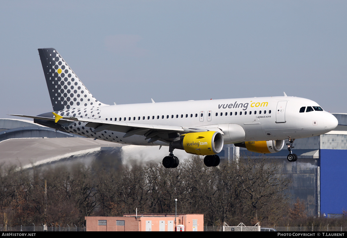 Aircraft Photo of EC-LRS | Airbus A319-112 | Vueling Airlines | AirHistory.net #170093