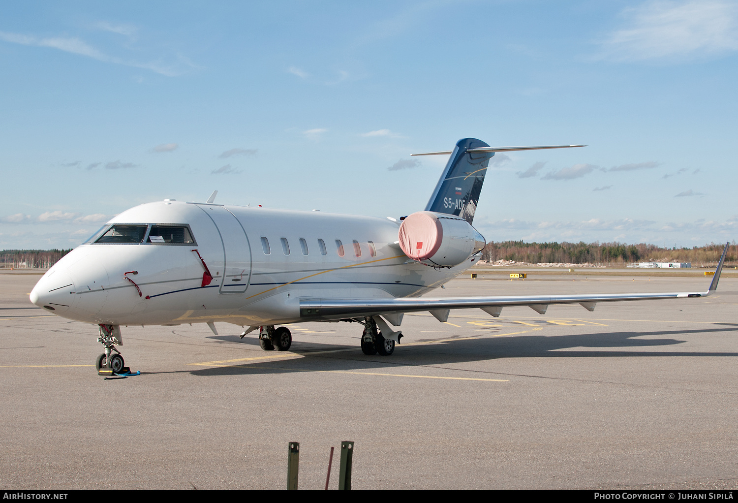 Aircraft Photo of S5-ADF | Bombardier Challenger 605 (CL-600-2B16) | AirHistory.net #170772