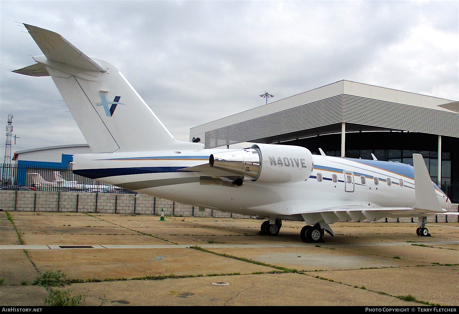 Aircraft Photo of N401VE | Bombardier Challenger 604 (CL-600-2B16) | AirHistory.net #171004