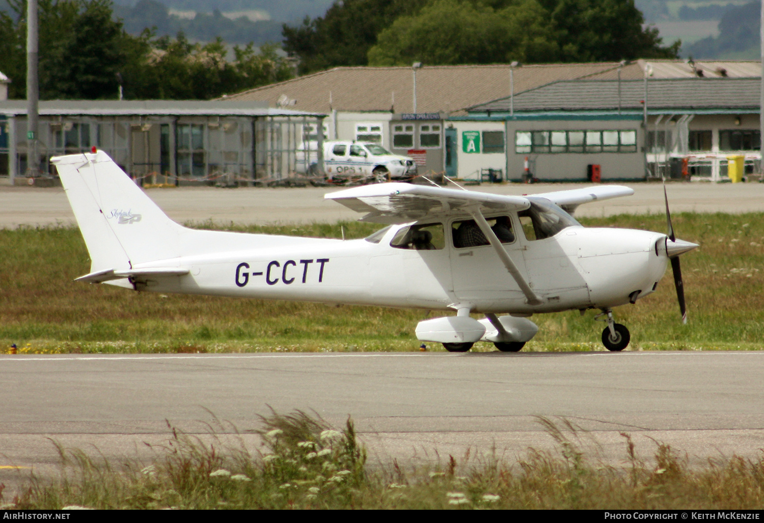 Aircraft Photo of G-CCTT | Cessna 172S Skyhawk SP | AirHistory.net #171054