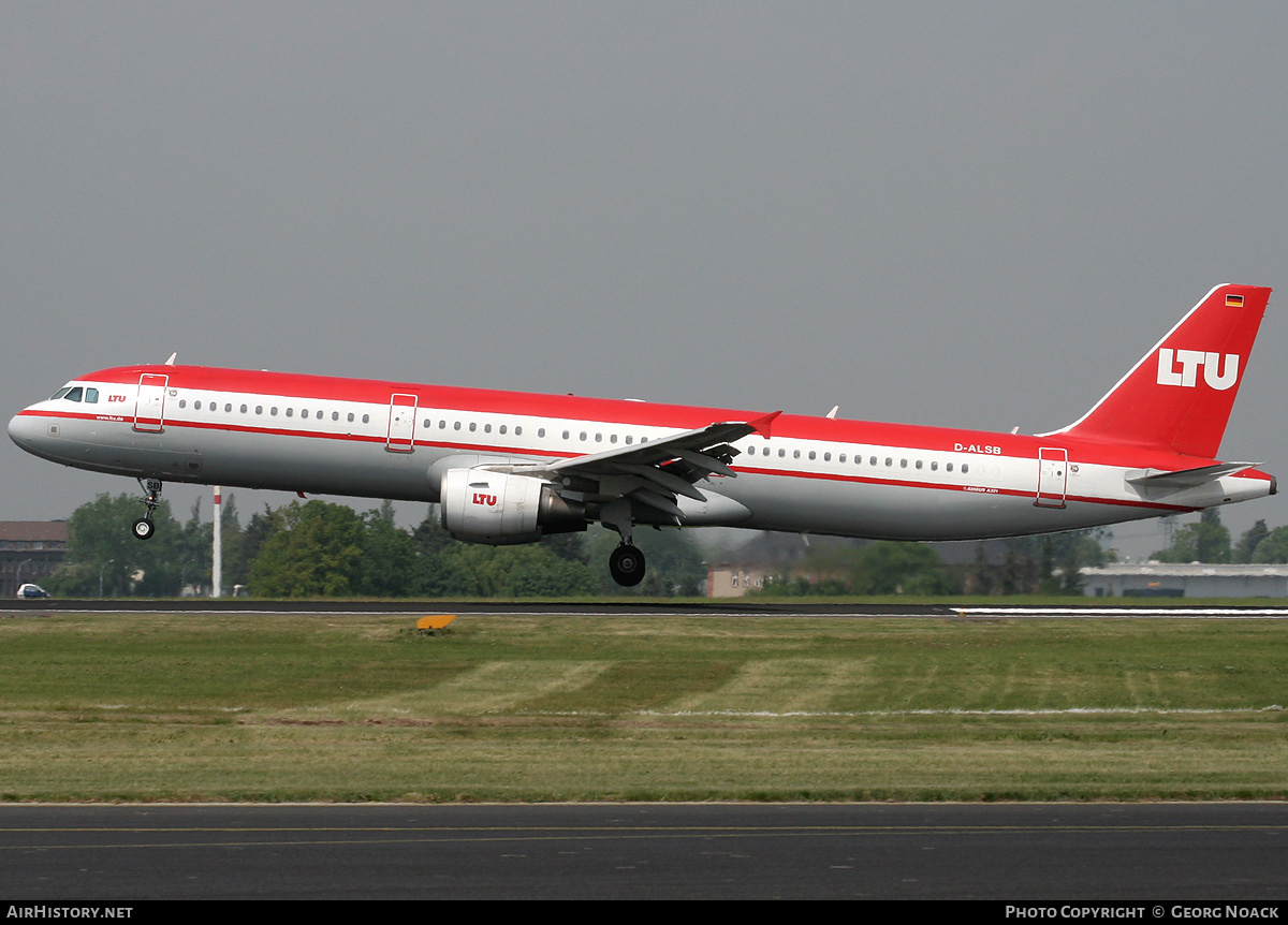 Aircraft Photo of D-ALSB | Airbus A321-211 | LTU - Lufttransport-Unternehmen | AirHistory.net #171193