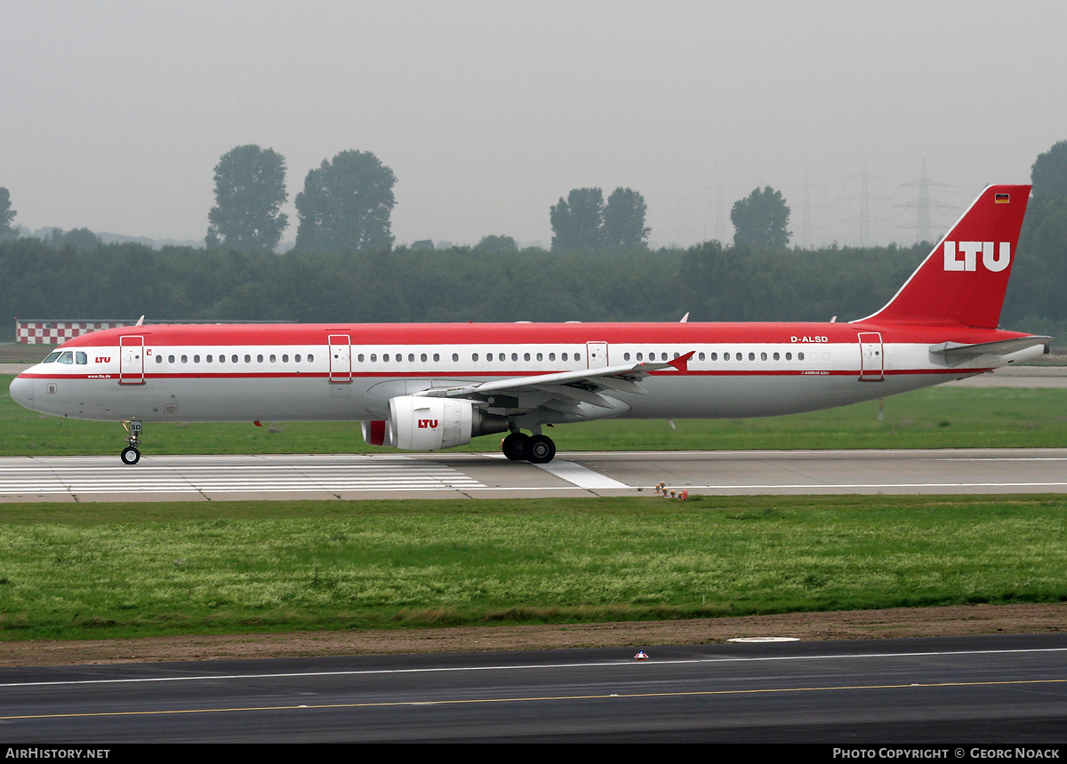 Aircraft Photo of D-ALSD | Airbus A321-211 | LTU - Lufttransport-Unternehmen | AirHistory.net #171219