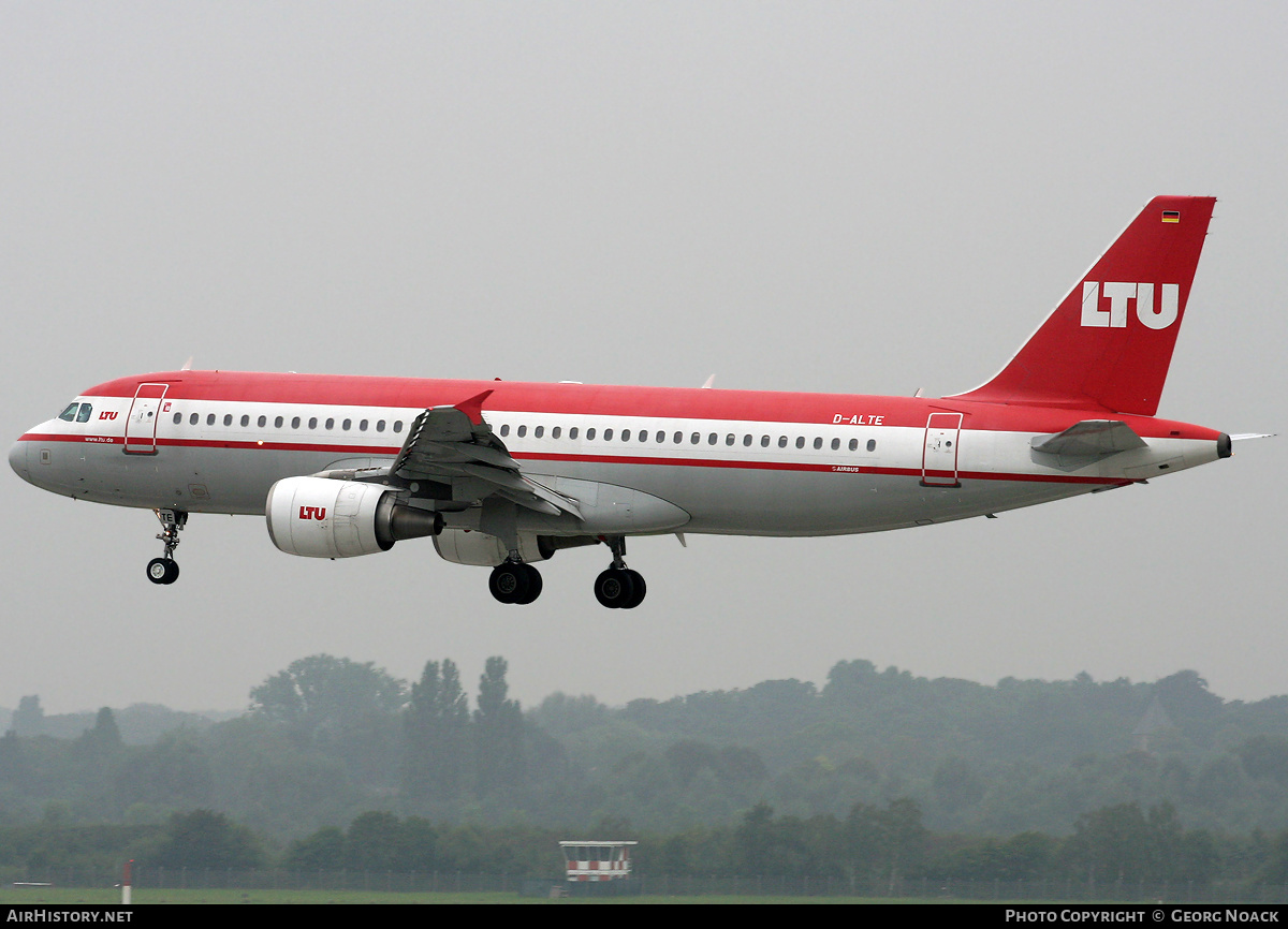 Aircraft Photo of D-ALTE | Airbus A320-214 | LTU - Lufttransport-Unternehmen | AirHistory.net #171242