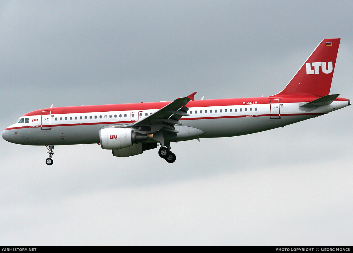 Aircraft Photo of D-ALTH | Airbus A320-214 | LTU - Lufttransport-Unternehmen | AirHistory.net #171252