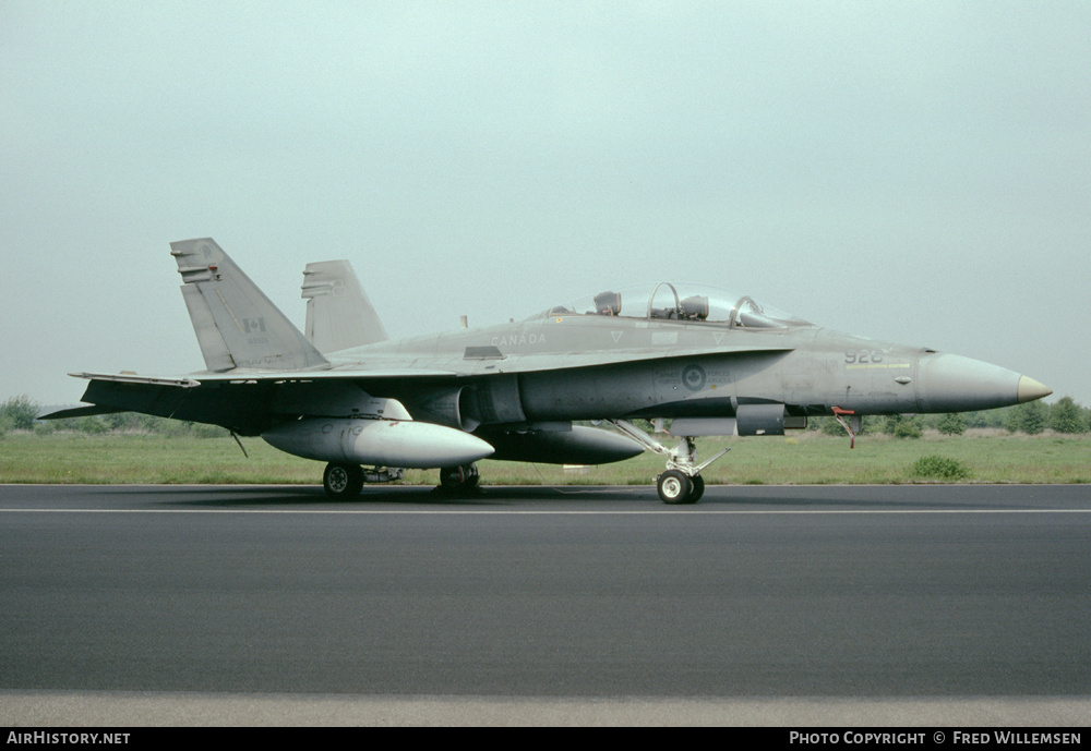 Aircraft Photo of 188926 | McDonnell Douglas CF-188B Hornet | Canada - Air Force | AirHistory.net #171292