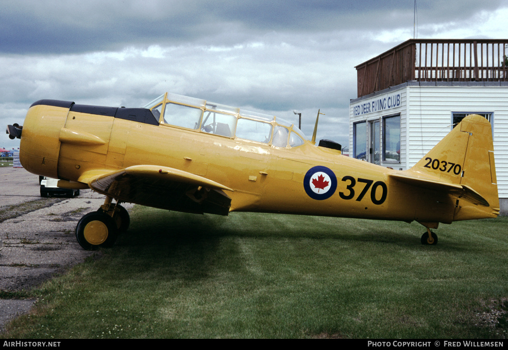 Aircraft Photo of 20370 | North American T-6J Harvard Mk IV | Canada - Air Force | AirHistory.net #171387