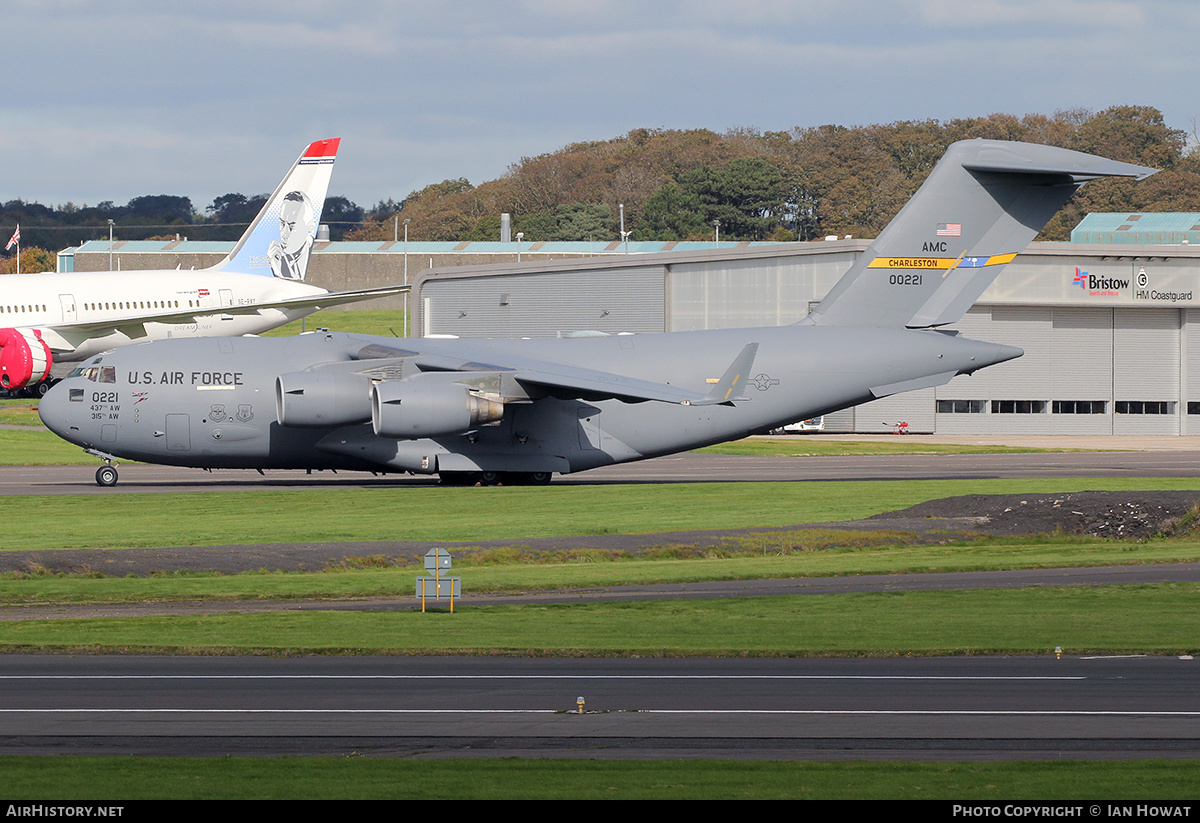 Aircraft Photo of 10-0221 / 00221 | Boeing C-17A Globemaster III | USA - Air Force | AirHistory.net #171452