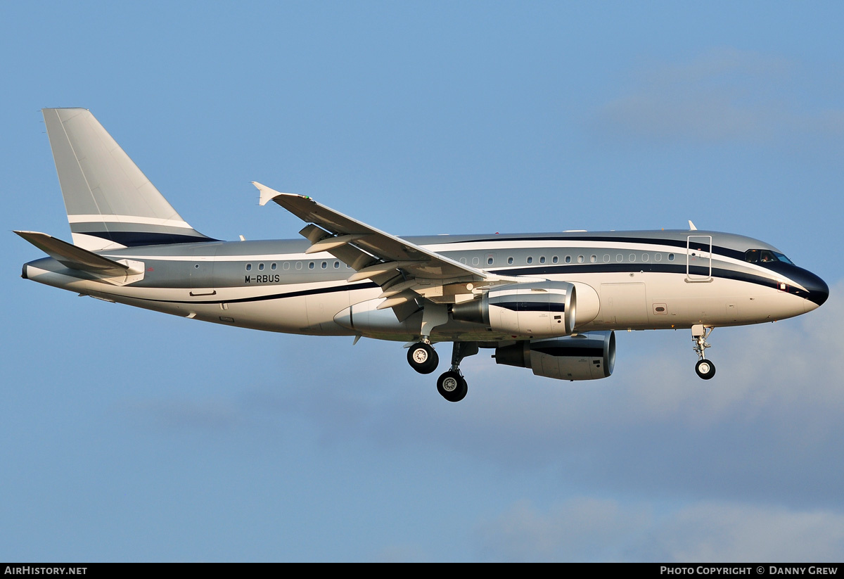 Aircraft Photo of M-RBUS | Airbus ACJ319 (A319-115/CJ) | AirHistory.net #172048