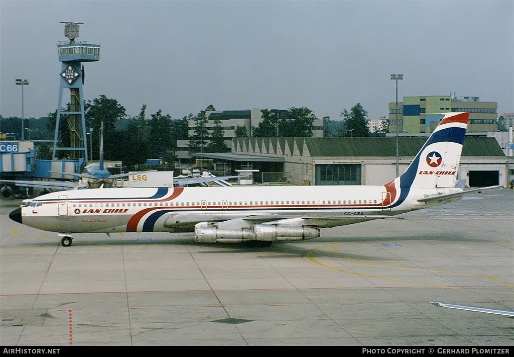 Aircraft Photo of CC-CEA | Boeing 707-330B | LAN Chile - Línea Aérea Nacional | AirHistory.net #172498