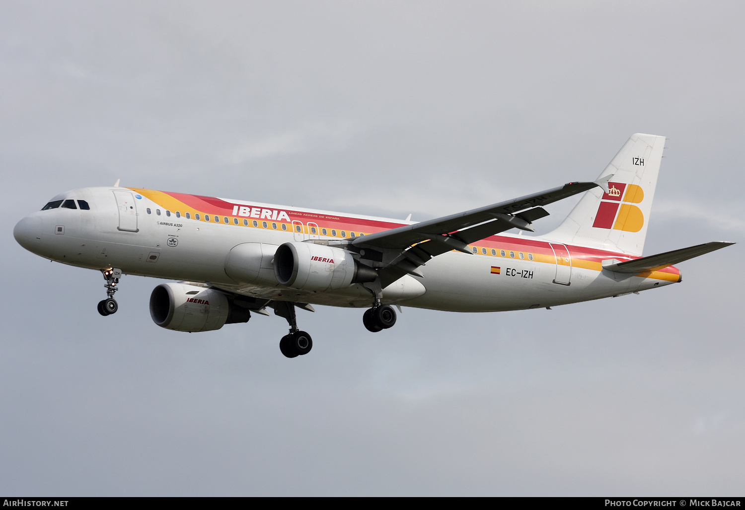 Aircraft Photo of EC-IZH | Airbus A320-214 | Iberia | AirHistory.net #172618