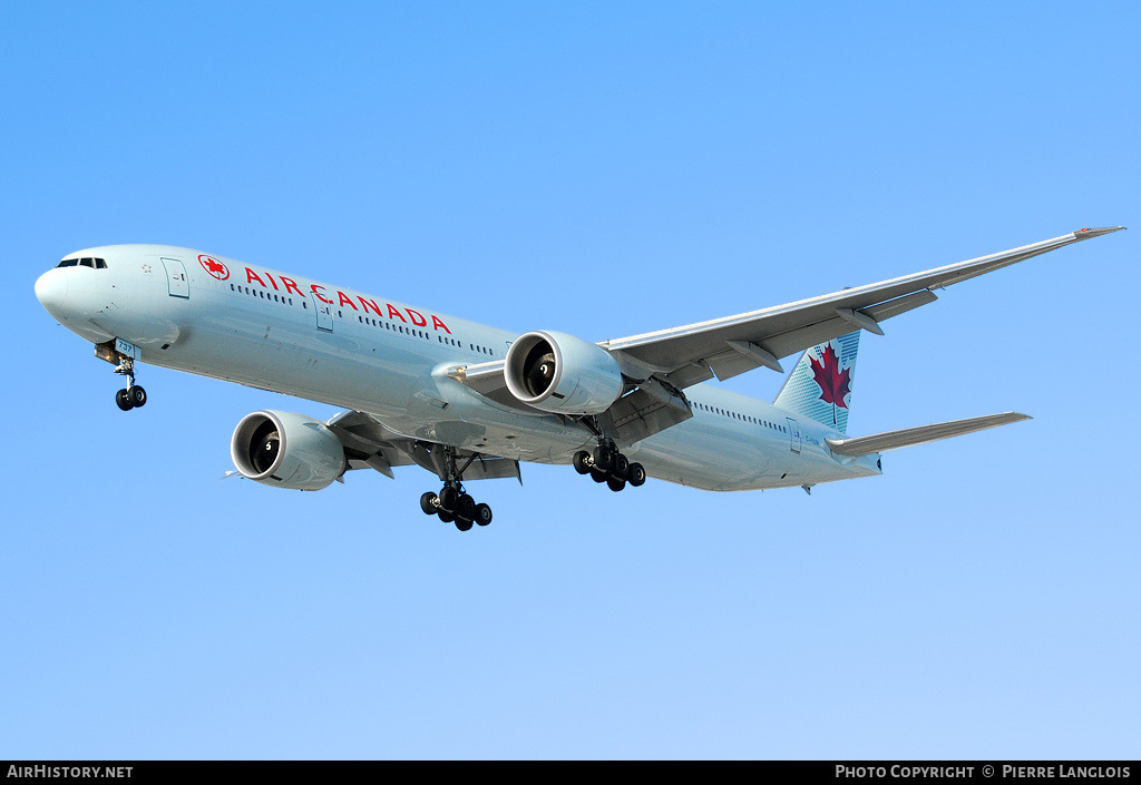 Aircraft Photo of C-FIUW | Boeing 777-333/ER | Air Canada | AirHistory.net #172681