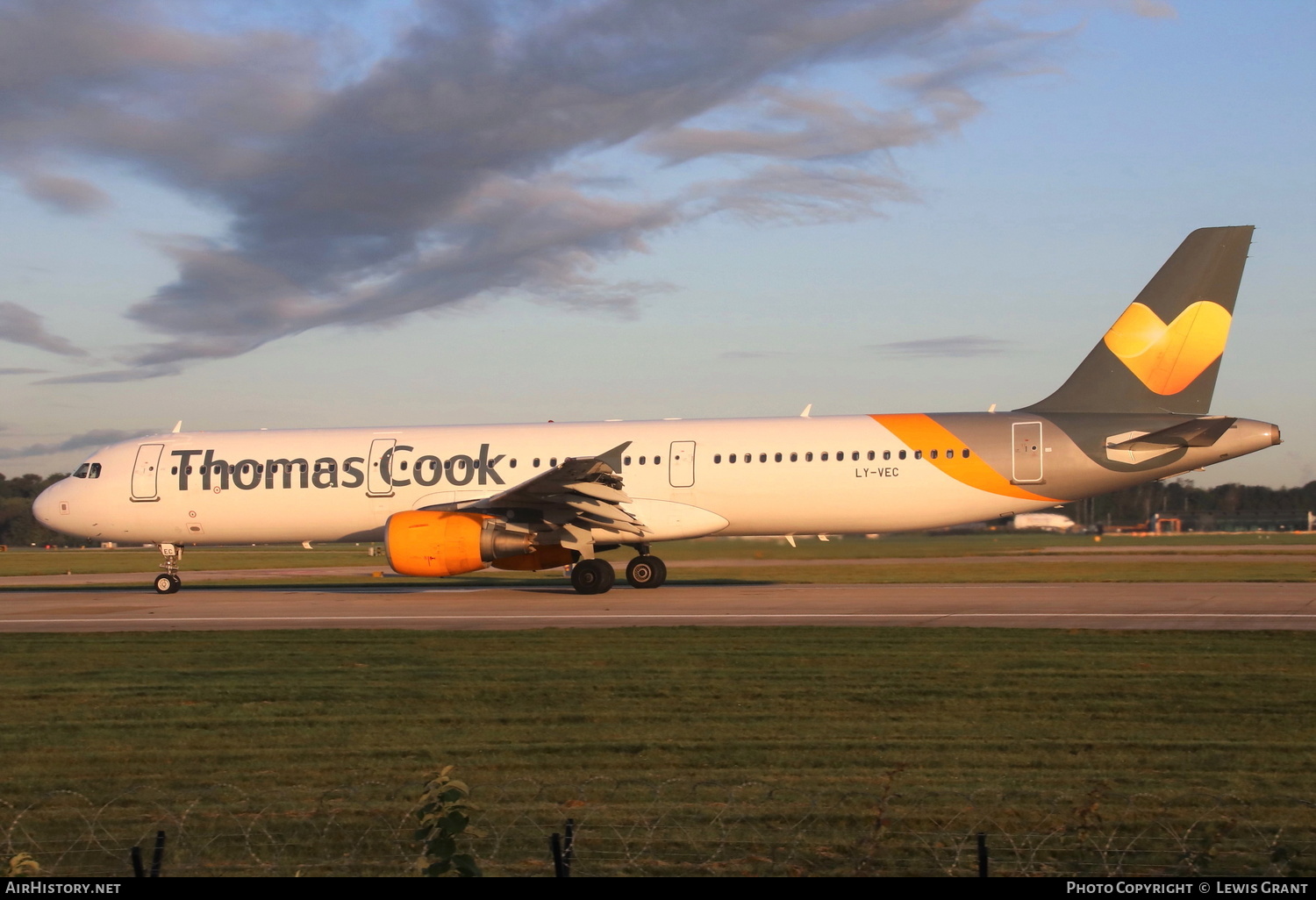 Aircraft Photo of LY-VEC | Airbus A321-211 | Thomas Cook Airlines | AirHistory.net #172849