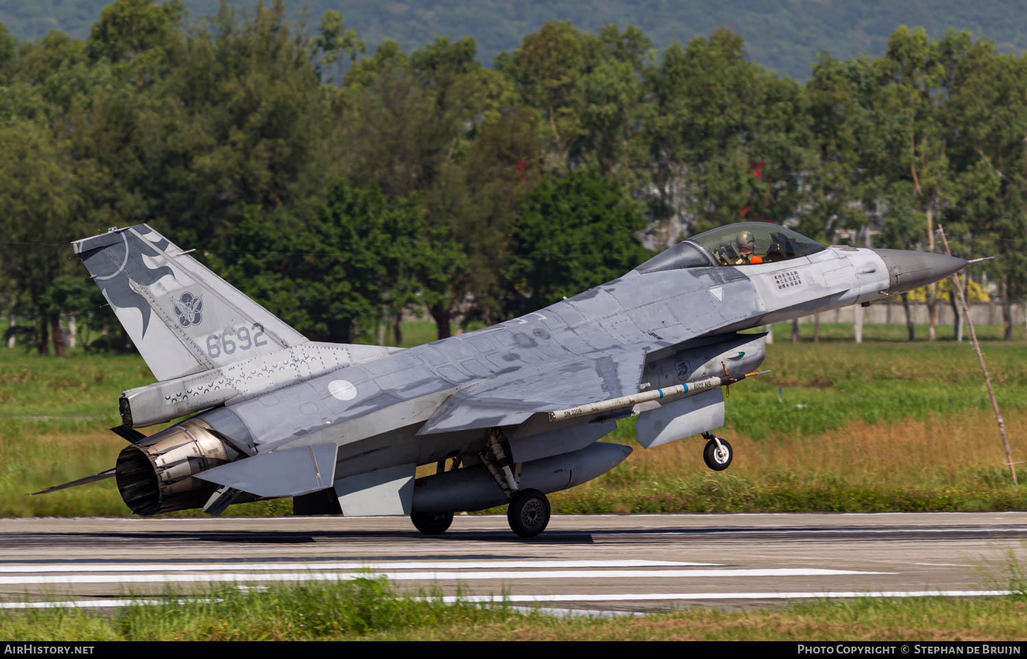 Aircraft Photo of 6692 | General Dynamics F-16A Fighting Falcon | Taiwan - Air Force | AirHistory.net #172866