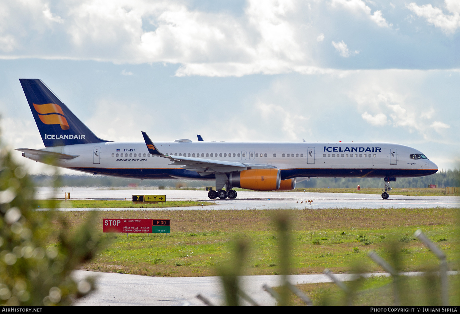Aircraft Photo of TF-ISY | Boeing 757-223 | Icelandair | AirHistory.net #172901