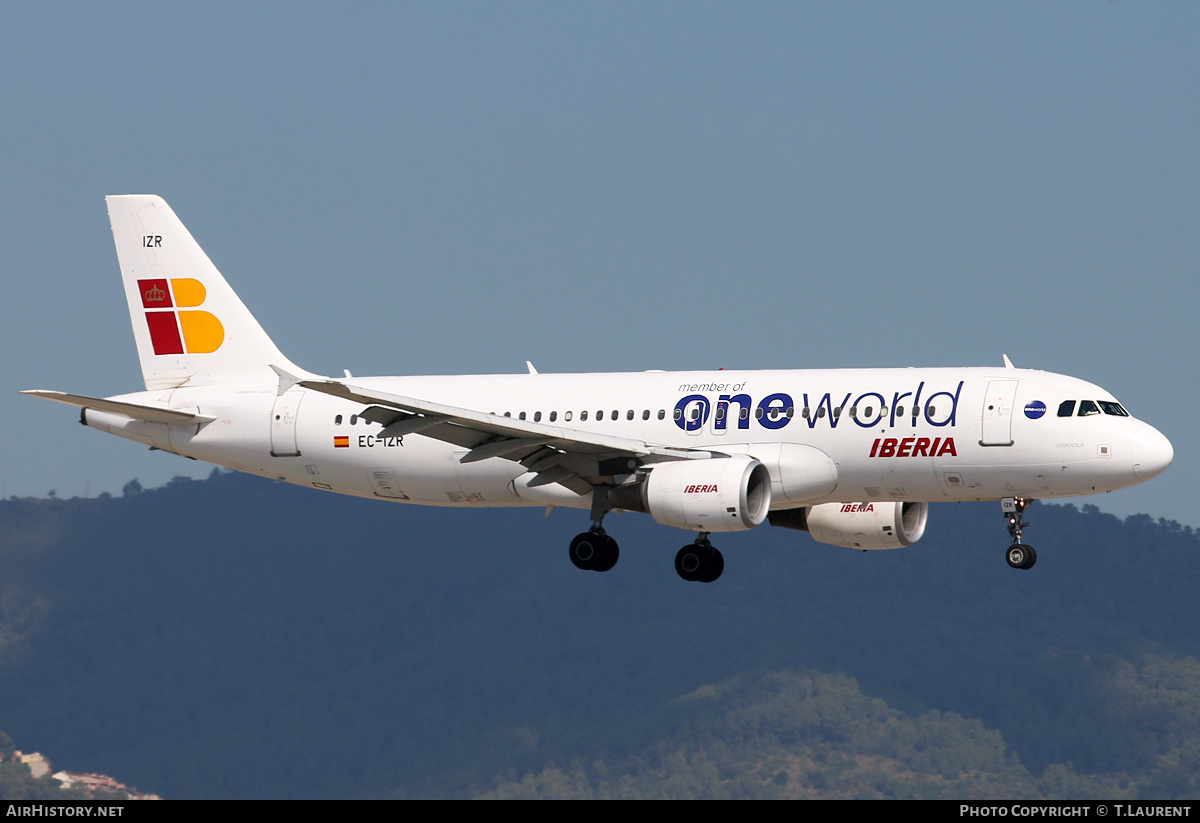 Aircraft Photo of EC-IZR | Airbus A320-214 | Iberia | AirHistory.net #173251