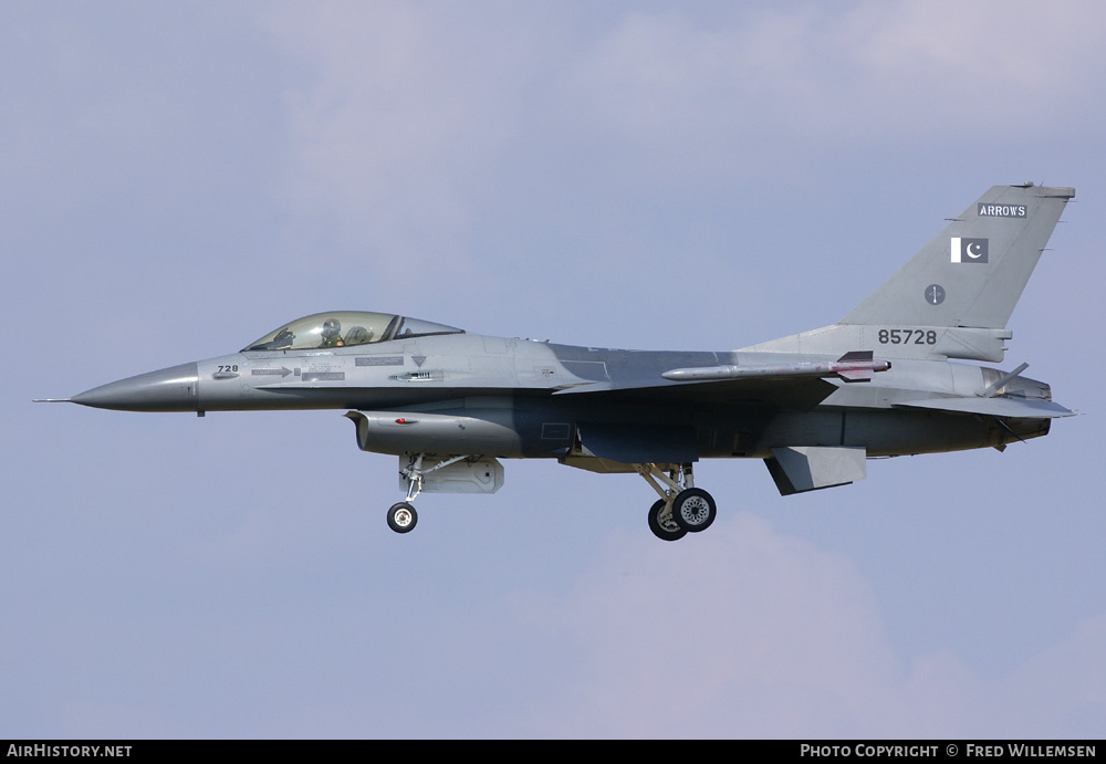 Aircraft Photo of 85728 | General Dynamics F-16A Fighting Falcon | Pakistan - Air Force | AirHistory.net #173332