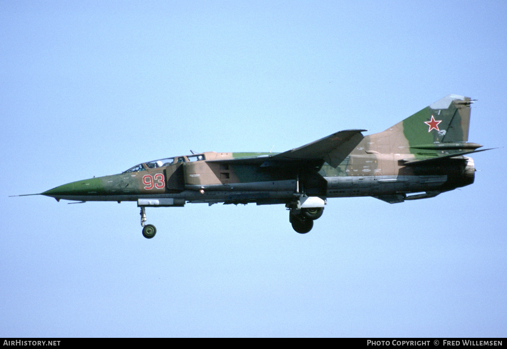 Aircraft Photo of 93 red | Mikoyan-Gurevich MiG-23UB | Russia - Air Force | AirHistory.net #173602