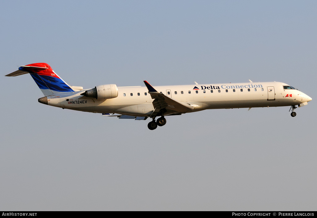 Aircraft Photo of N724EV | Bombardier CRJ-701ER (CL-600-2C10) | Delta Connection | AirHistory.net #173999