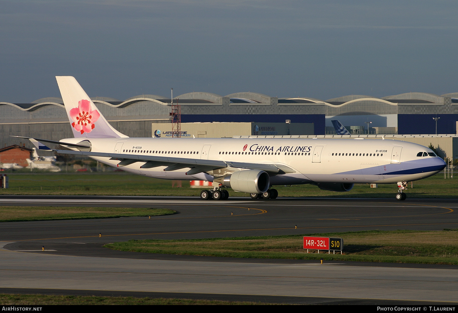 Aircraft Photo of B-18308 | Airbus A330-302 | China Airlines | AirHistory.net #174099