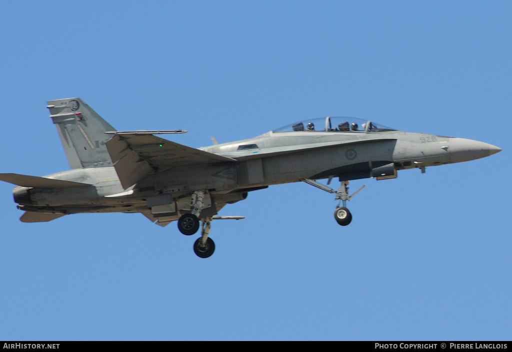 Aircraft Photo of 188928 | McDonnell Douglas CF-188B Hornet | Canada - Air Force | AirHistory.net #174160