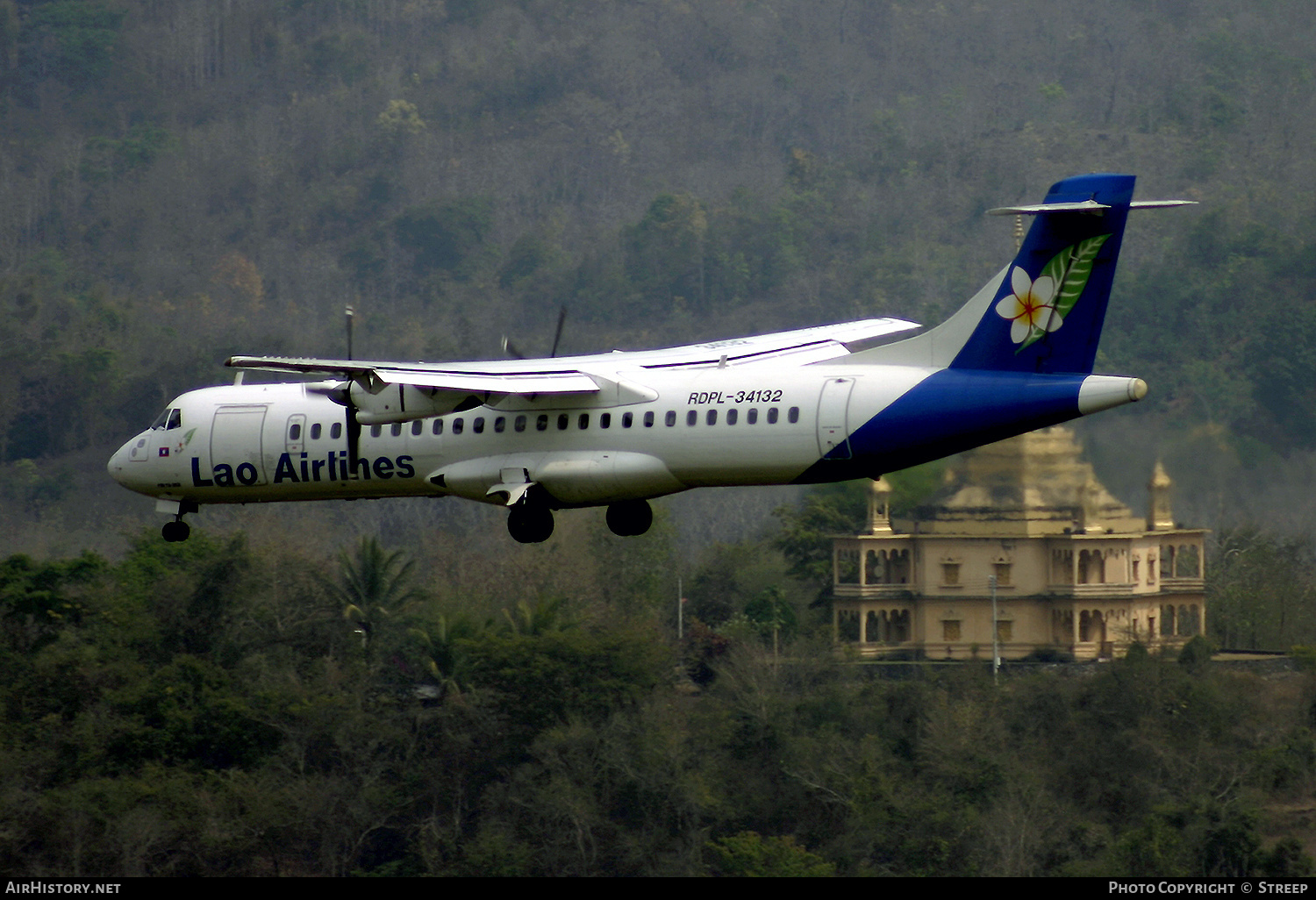 Aircraft Photo of RDPL-34132 | ATR ATR-72-202 | Lao Airlines | AirHistory.net #174163