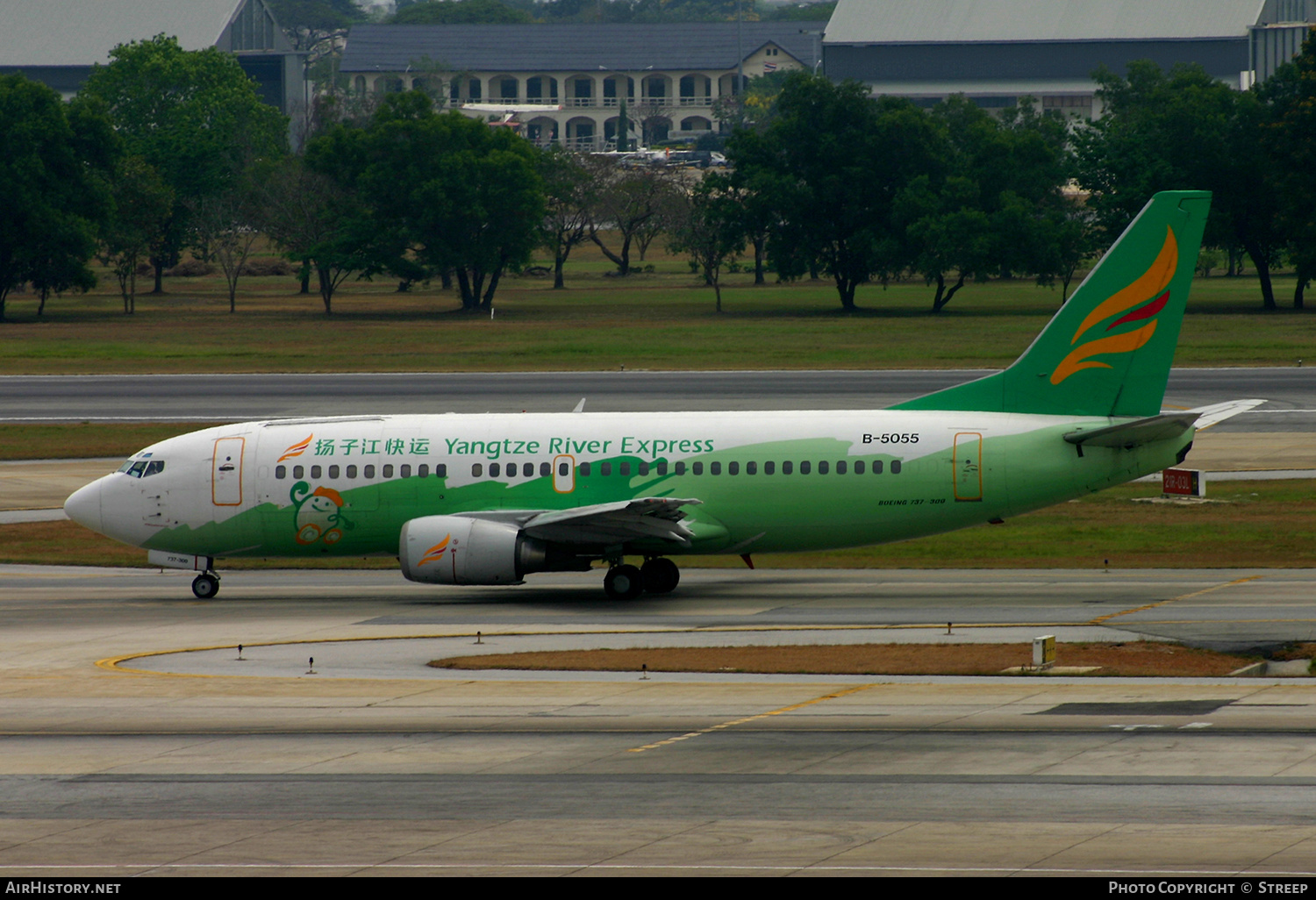 Aircraft Photo of B-5055 | Boeing 737-330(QC) | Yangtze River Express | AirHistory.net #174164