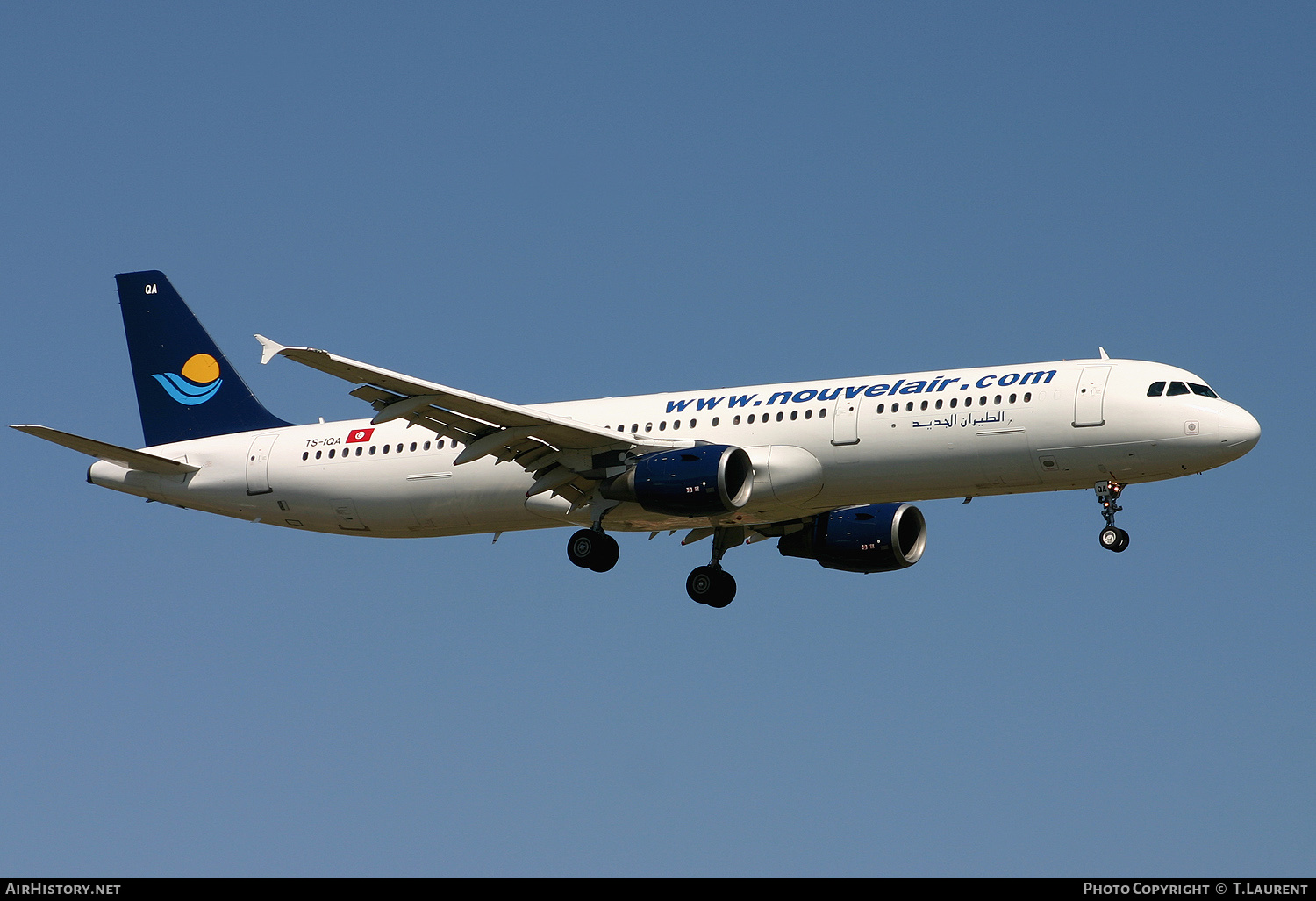 Aircraft Photo of TS-IQA | Airbus A321-211 | Nouvelair Tunisie | AirHistory.net #174202