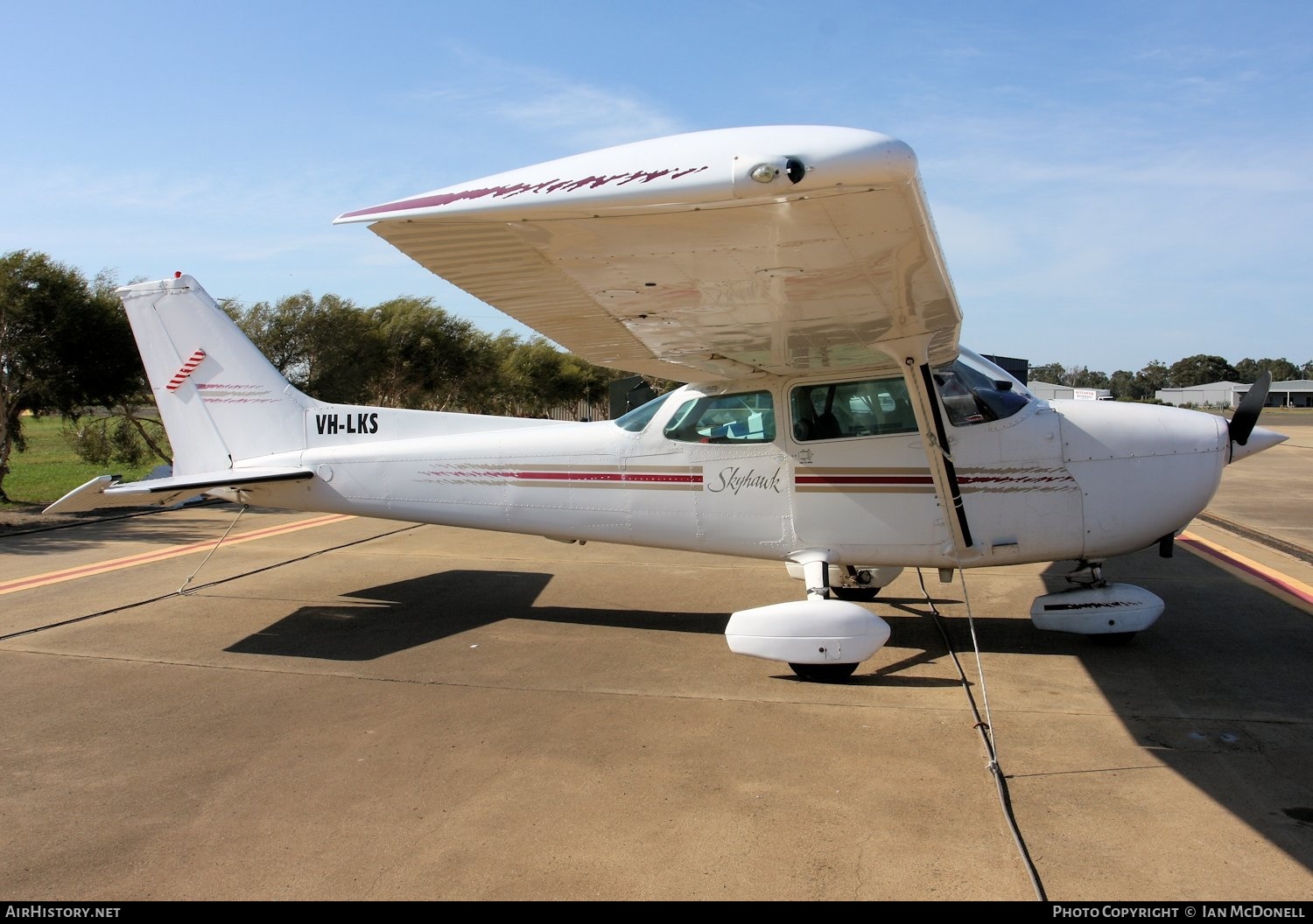 Aircraft Photo of VH-LKS | Cessna 172N Skyhawk 100 | AirHistory.net #174294