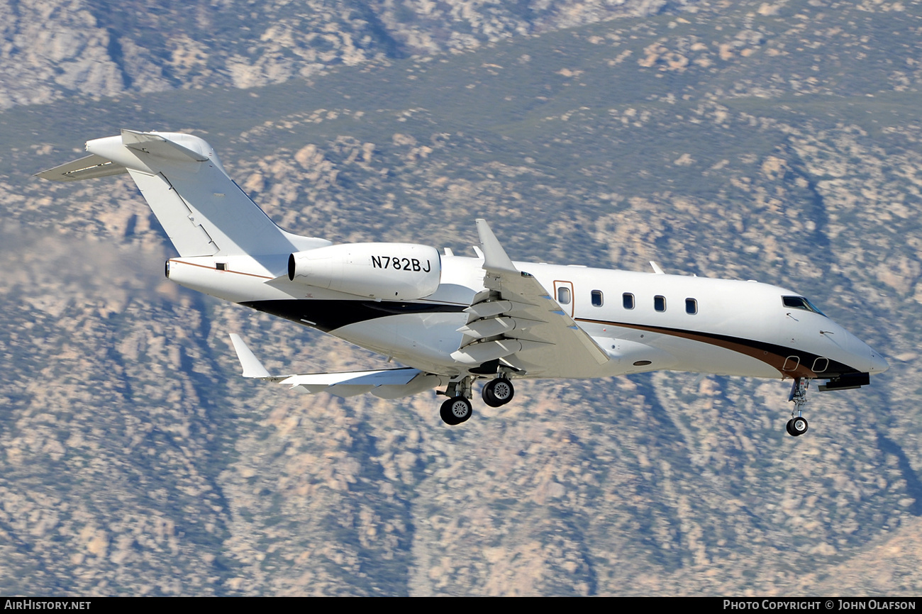 Aircraft Photo of N782BJ | Bombardier Challenger 300 (BD-100-1A10) | AirHistory.net #174369