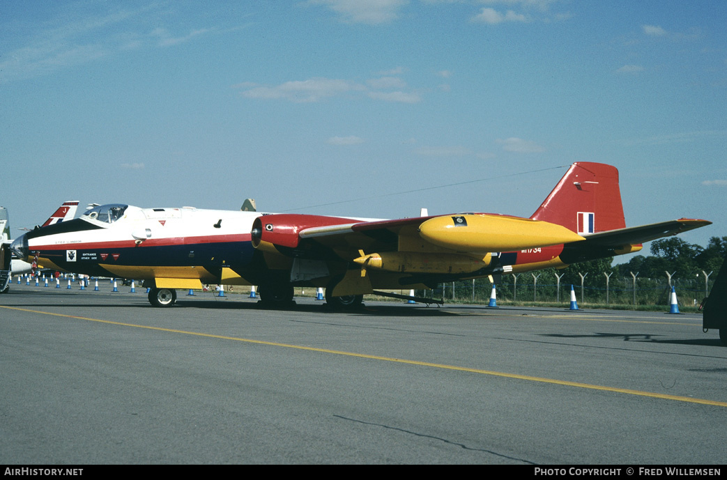 Aircraft Photo of WH734 | English Electric Canberra B(TT)2 | UK - Air Force | AirHistory.net #174614