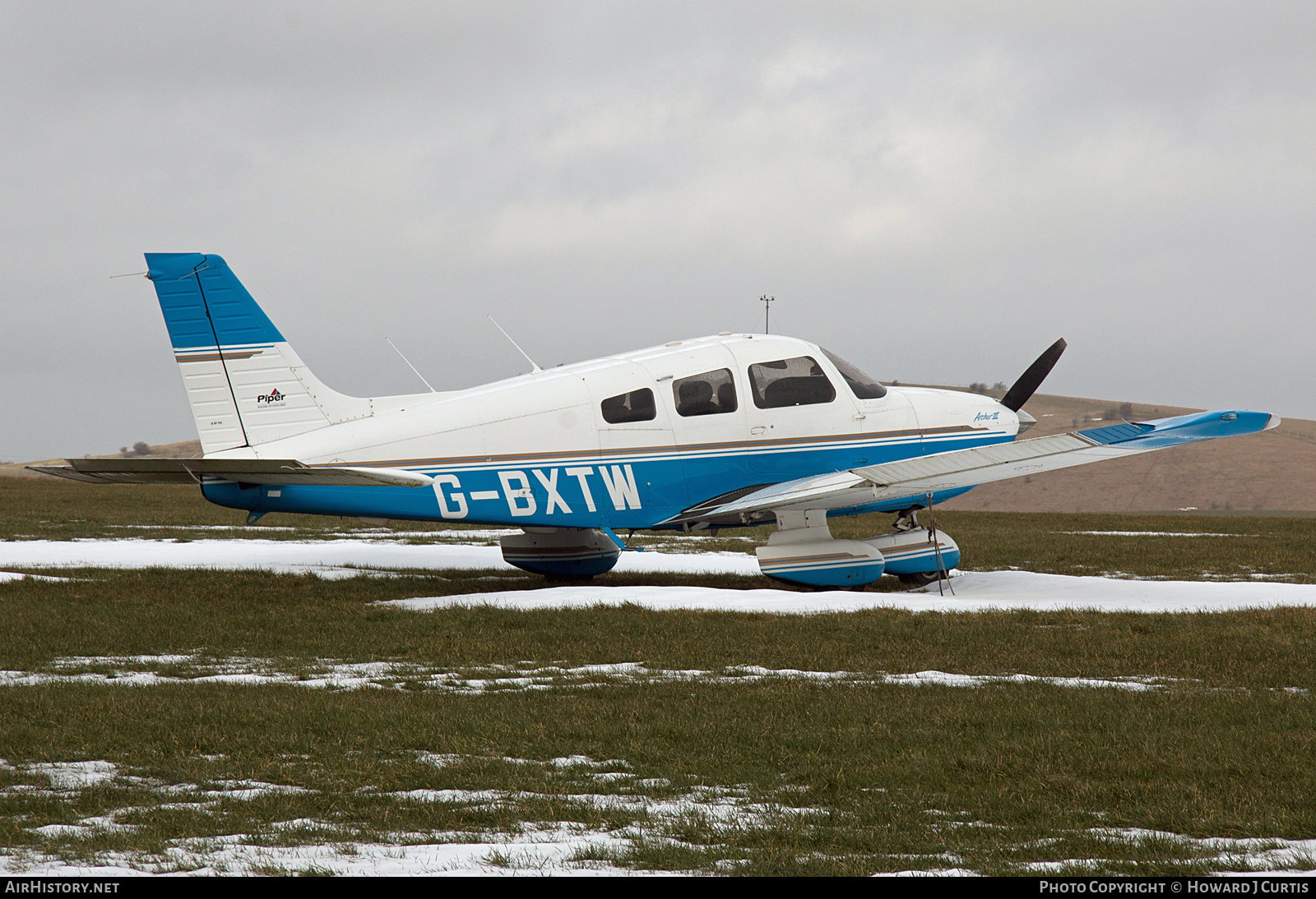 Aircraft Photo of G-BXTW | Piper PA-28-181 Archer III | AirHistory.net #174777
