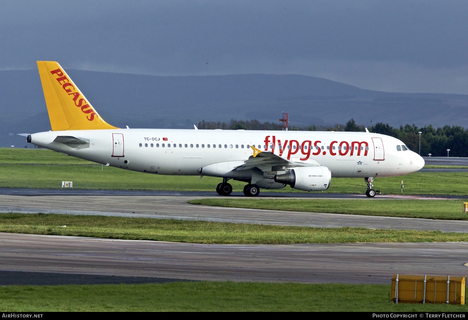 Aircraft Photo of TC-DCJ | Airbus A320-214 | Pegasus Airlines | AirHistory.net #174949