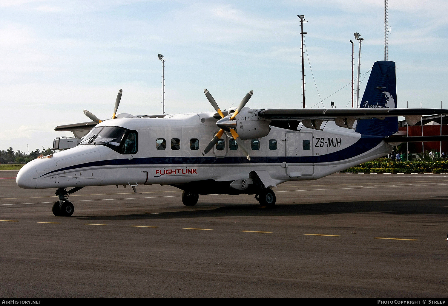 Aircraft Photo of ZS-MJH | Dornier 228-201 | Flightlink | AirHistory.net #174974