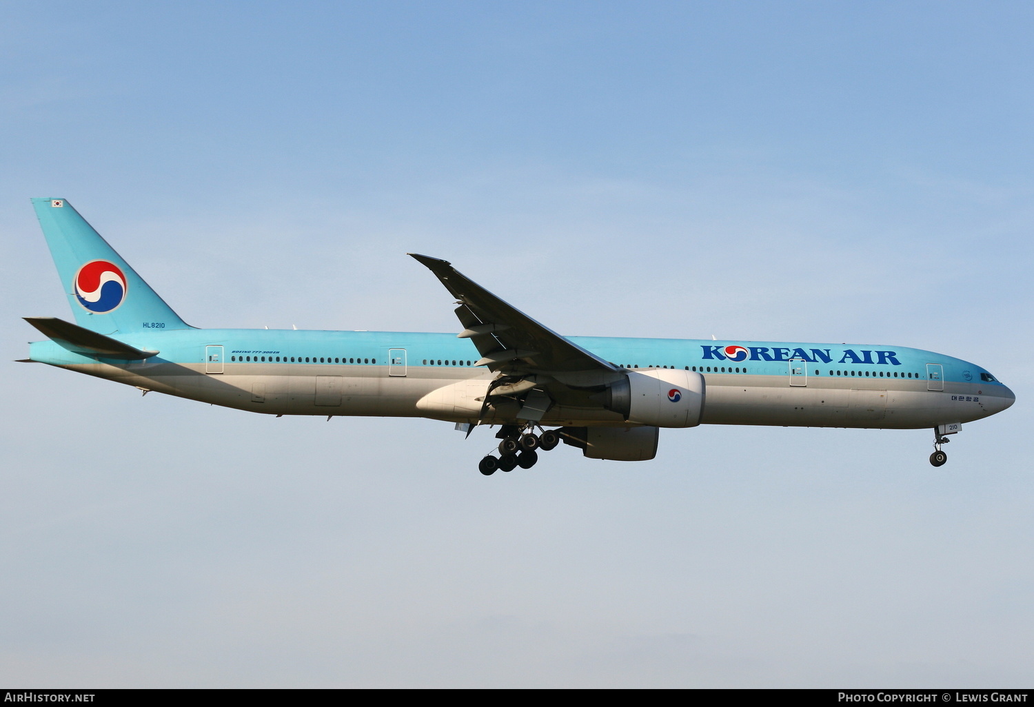 Aircraft Photo of HL8210 | Boeing 777-3B5/ER | Korean Air | AirHistory.net #175119
