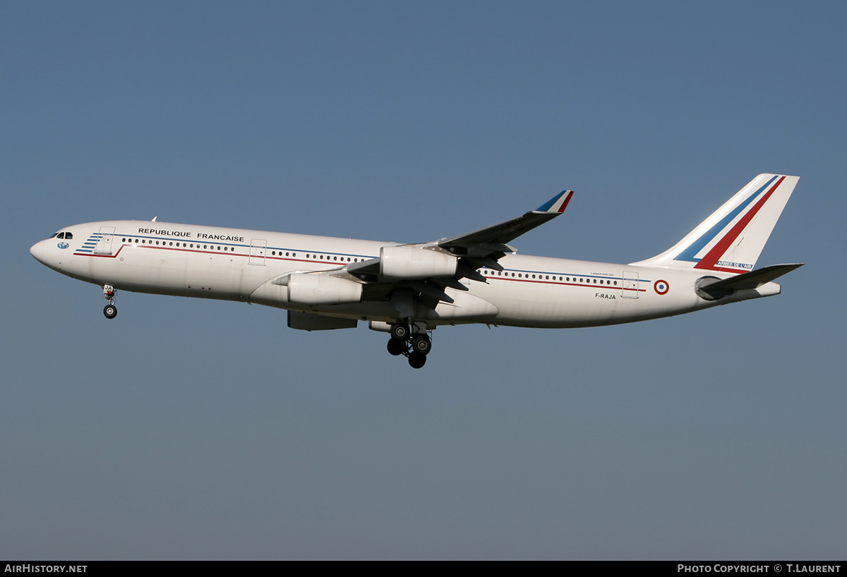 Aircraft Photo of 075 | Airbus A340-211 | France - Air Force | AirHistory.net #175189