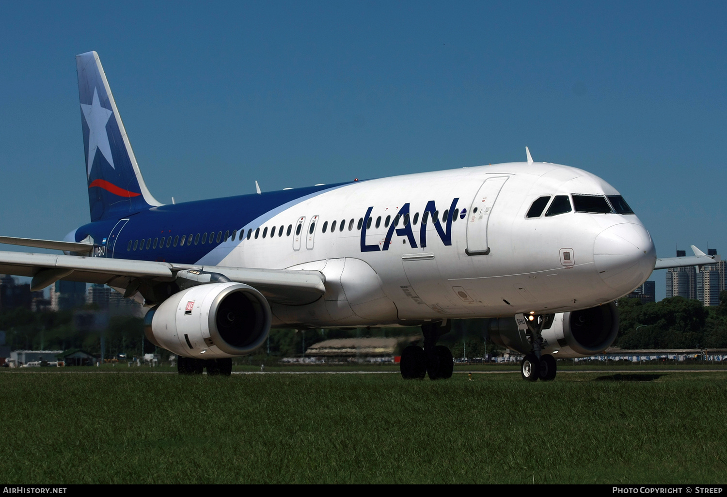 Aircraft Photo of LV-BHU | Airbus A320-233 | LAN Airlines - Línea Aérea Nacional | AirHistory.net #175261
