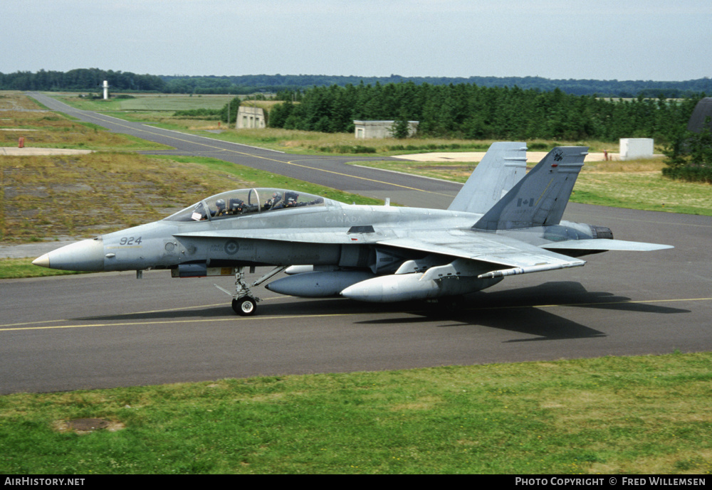 Aircraft Photo of 188924 | McDonnell Douglas CF-188B Hornet | Canada - Air Force | AirHistory.net #175341