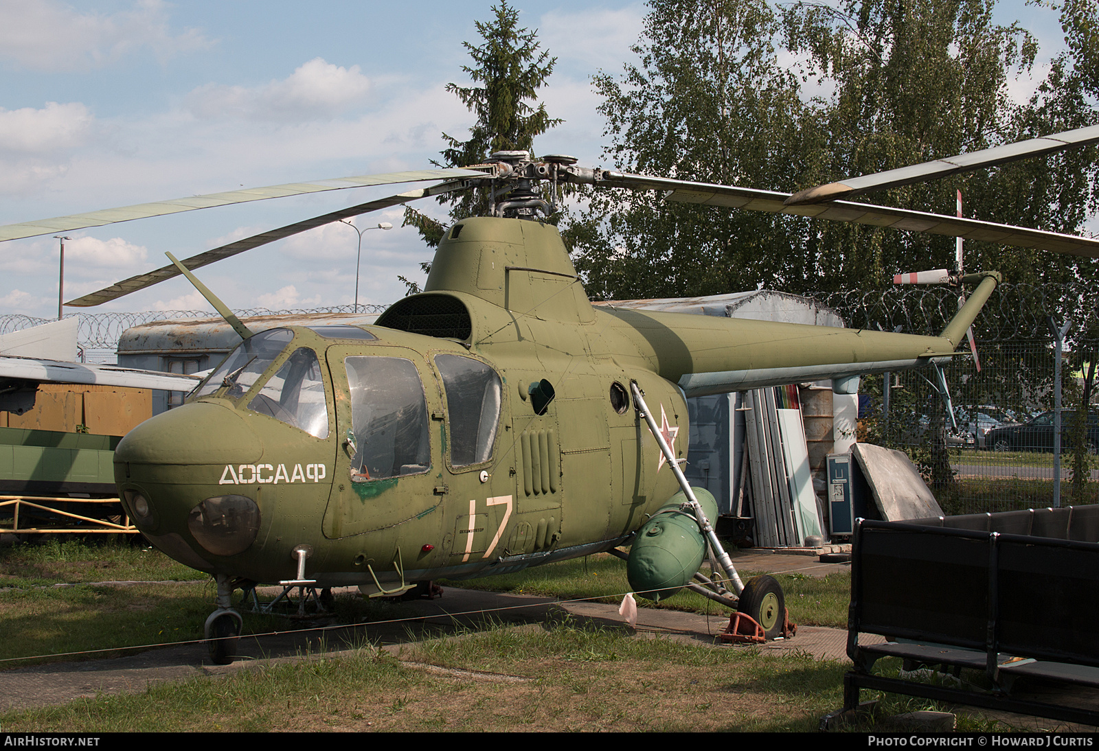 Aircraft Photo of 17 yellow | PZL-Swidnik SM-1Wb | Soviet Union - Air Force | AirHistory.net #175390