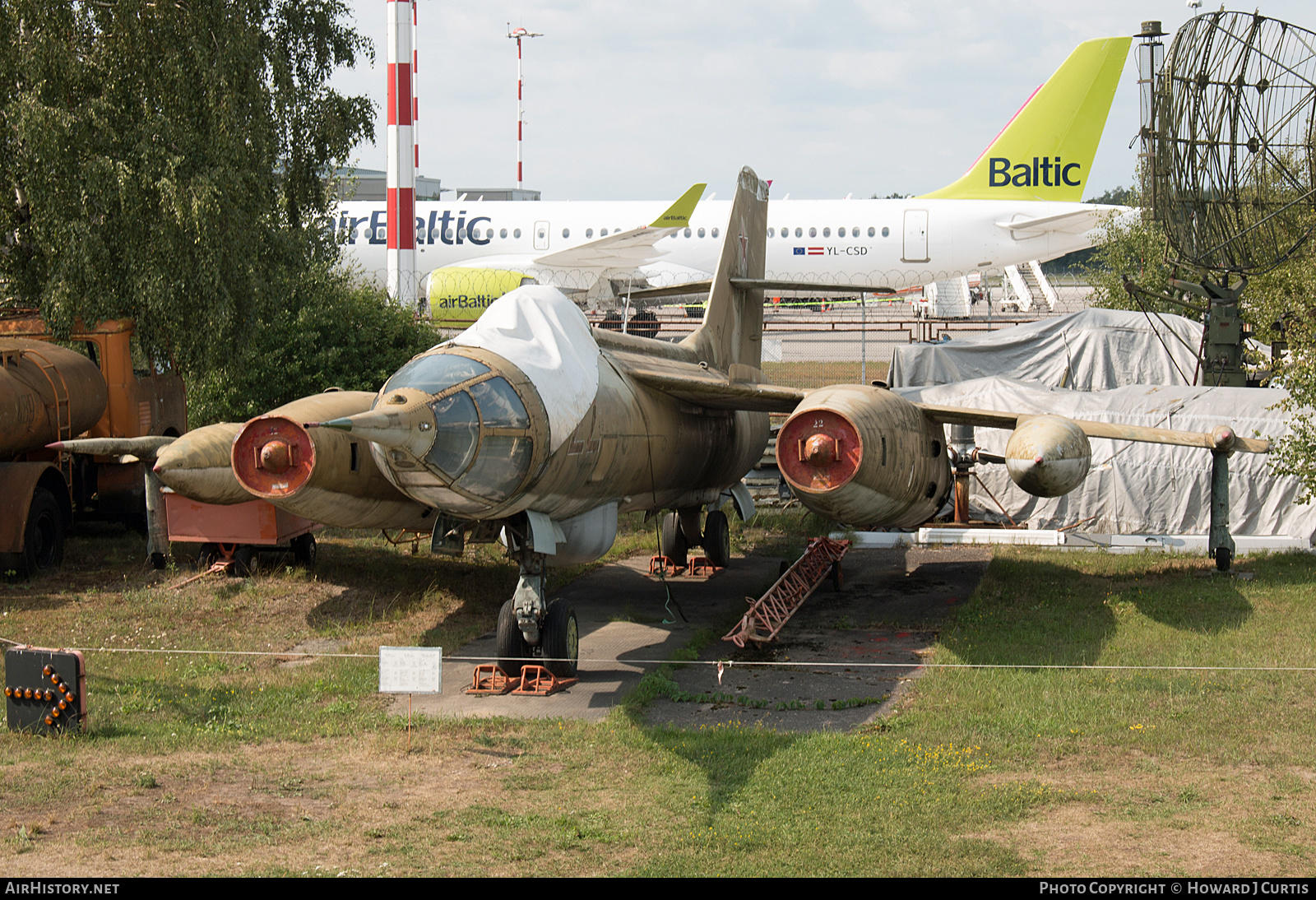 Aircraft Photo of 22 red | Yakovlev Yak-28R | Russia - Air Force | AirHistory.net #175409