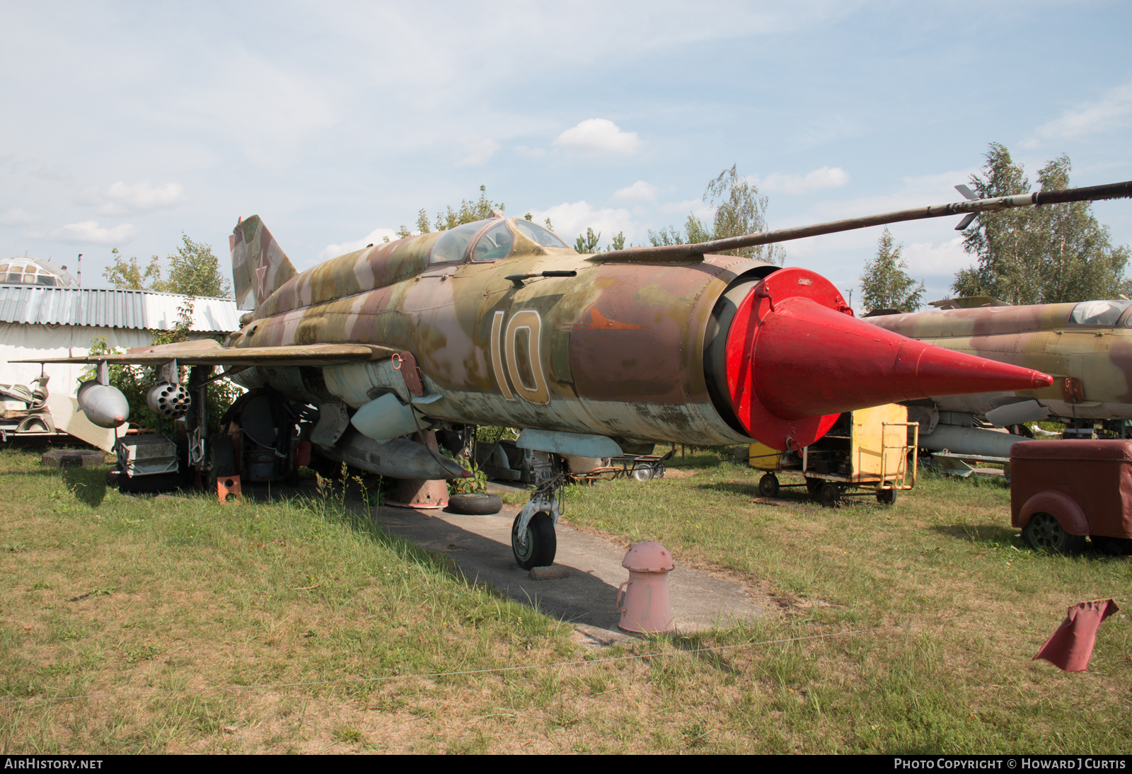 Aircraft Photo of 10 yellow | Mikoyan-Gurevich MiG-21SMT | Soviet Union - Air Force | AirHistory.net #175426