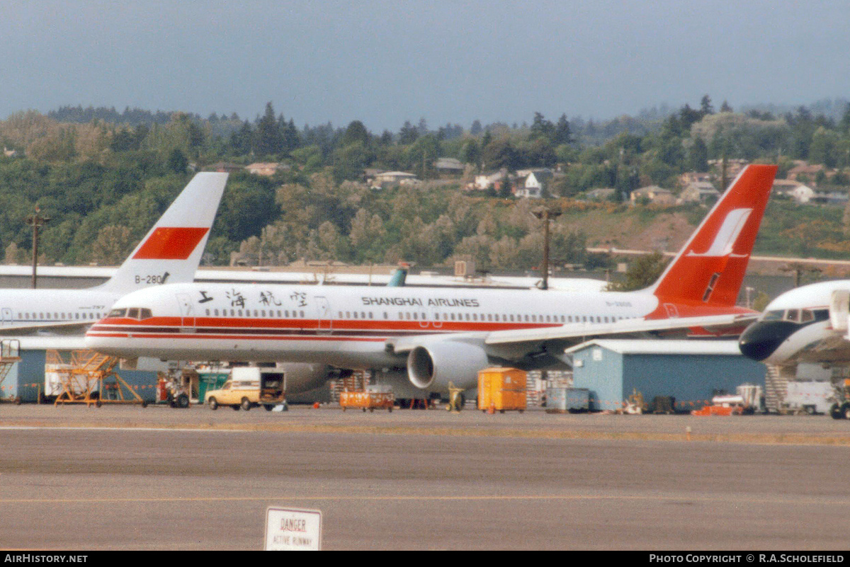 Aircraft Photo of B-2808 | Boeing 757-26D | Shanghai Airlines | AirHistory.net #175698