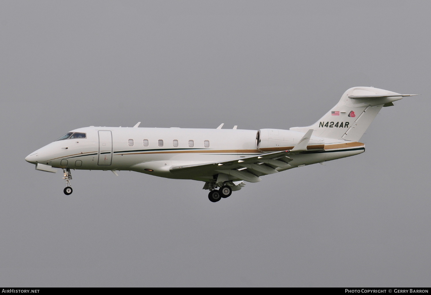 Aircraft Photo of N424AR | Bombardier Challenger 300 (BD-100-1A10) | AirHistory.net #175753