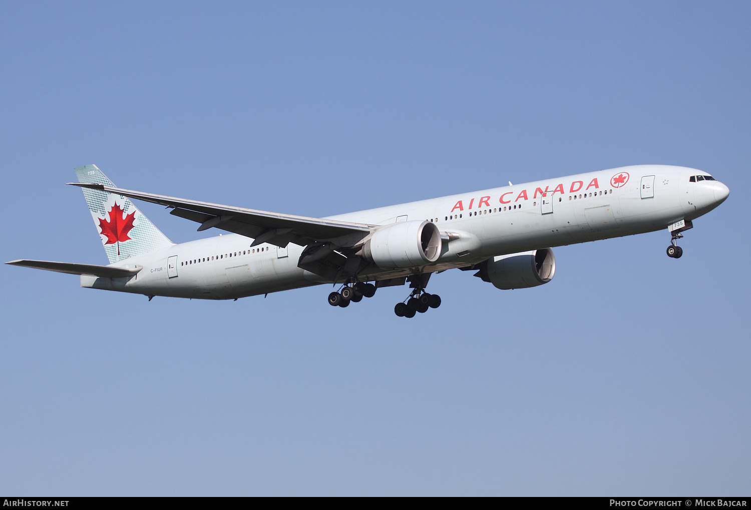 Aircraft Photo of C-FIUR | Boeing 777-333/ER | Air Canada | AirHistory.net #175797